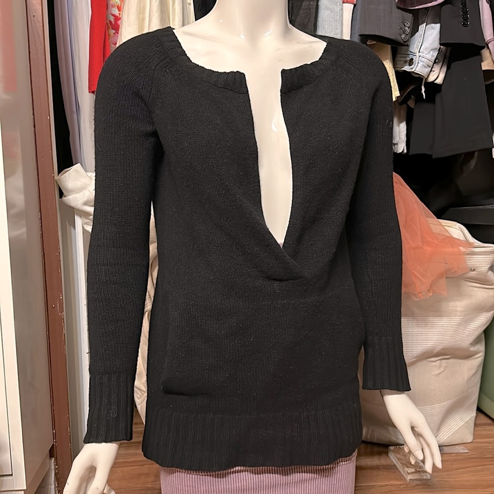 [holes] theory cashmere sweater p